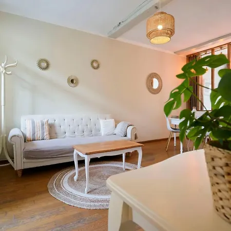 Charming 2 Bedroom With Terrace דירה