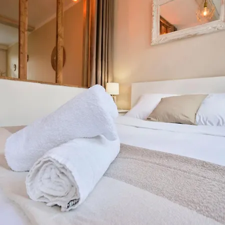 Charming 2 Bedroom With Terrace * ליל