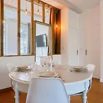 アパート Charming 2 Bedroom With Terrace *
