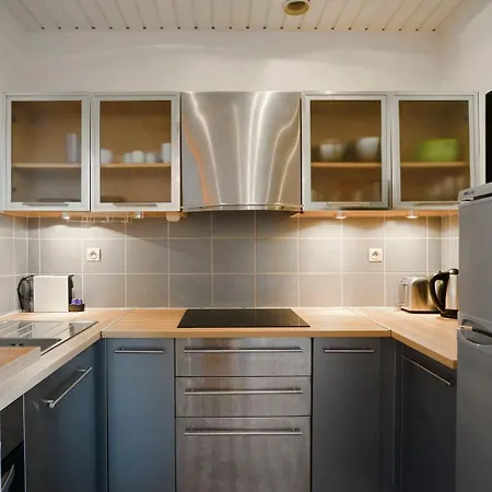 Charming 2 Bedroom With Terrace Apartament