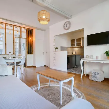 Charming 2 Bedroom With Terrace Lille
