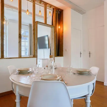 Apartament Charming 2 Bedroom With Terrace *