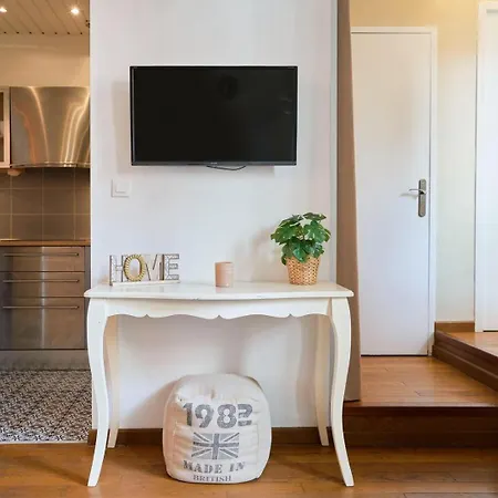 Apartament Charming 2 Bedroom With Terrace *