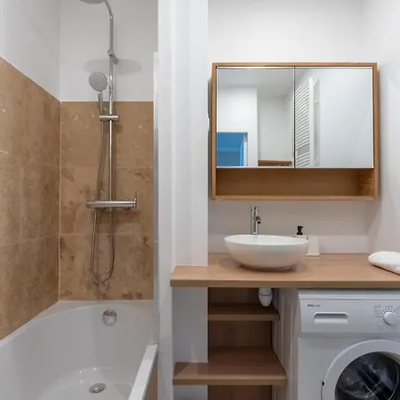 Apartamento Charming 2 Bedroom With Terrace Lila