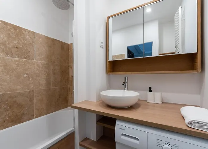 Charming 2 Bedroom With Terrace Appartamento